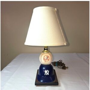 Vintage New York Yankees MLB Baseball Batting Helmet Desk Lamp with Shade